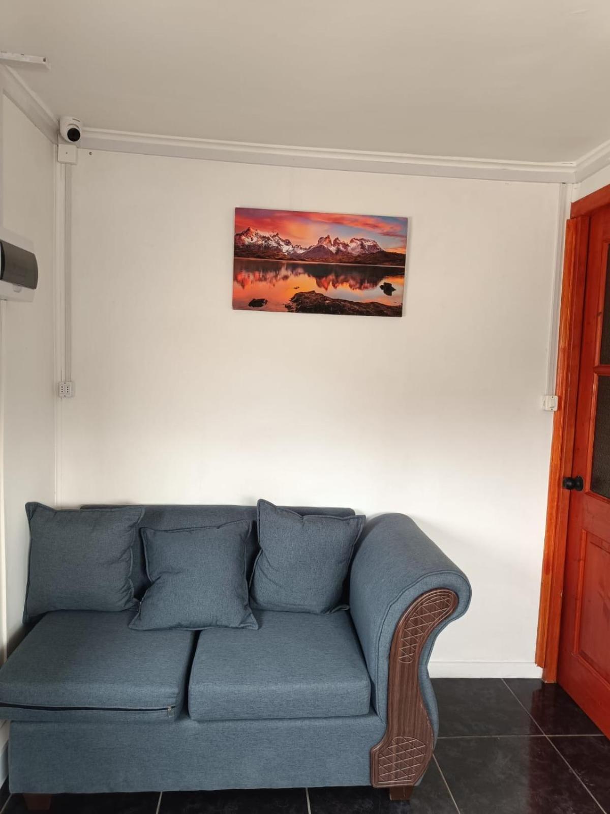 Hostal B&B Coastal Natales ปวยร์โตนาตาเลส ภายนอก รูปภาพ
